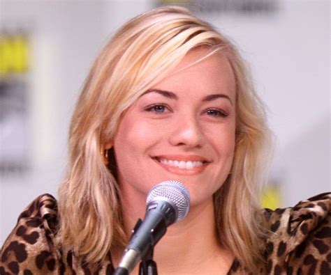  Early Life and Career Beginnings of Yvonne Strahovski