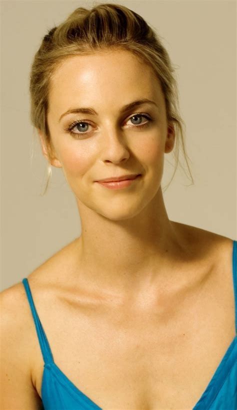 A Detailed Examination of Miranda Raison's Stature