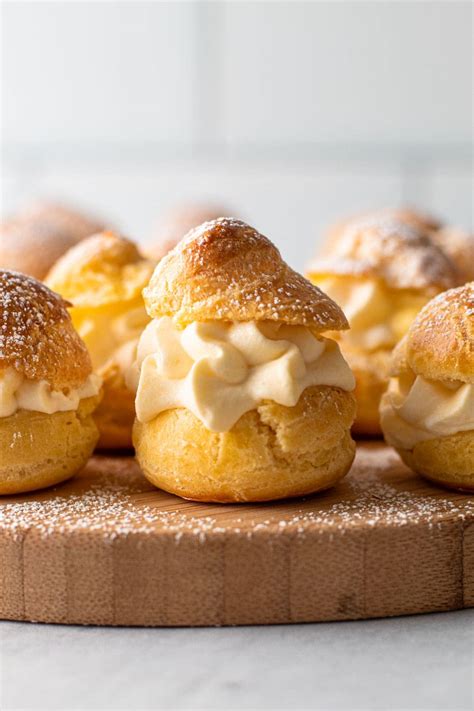 A Guide to Classic and Creative Cream Puff Flavors