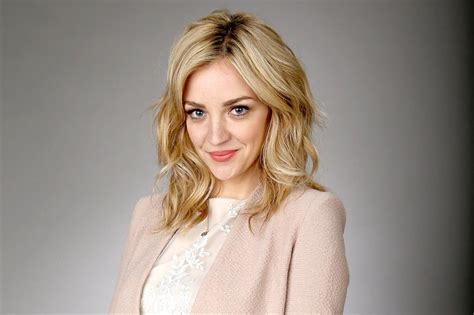 Abby Elliott's Net Worth and Earnings