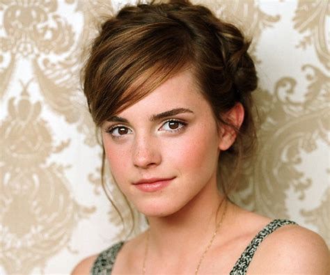 Age and Height: All About Emma