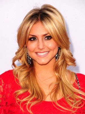 Age and Height of Cassie Scerbo