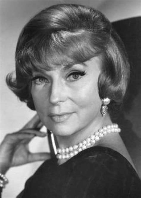 Agnes Moorehead Biography