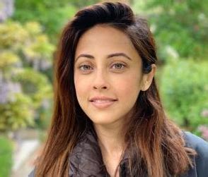 Ainy Jaffri Biography: Early Life and Education