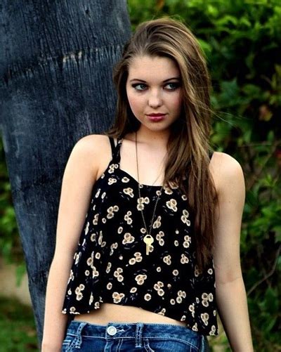 An Inside Look into Sammi Hanratty's Personal Life