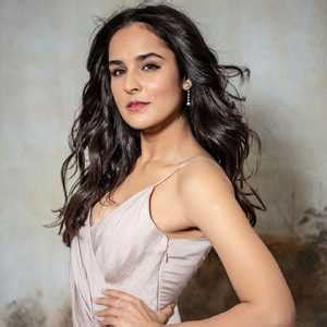 Angira Dhar's Financial Status