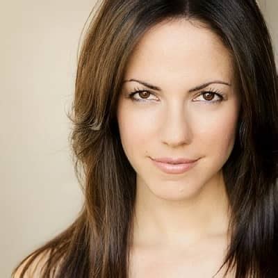 Anna Silk's Social Media Presence