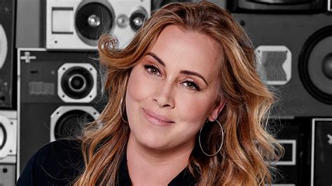 Anouk Teeuwe: A Music Icon