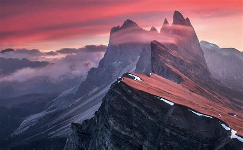 Awe-Inspiring Peaks: The Majestic Beauty of the Mountains