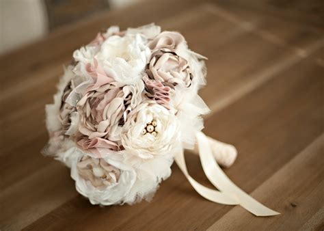 Beyond Flowers: Alternative Materials for Wedding Bouquets