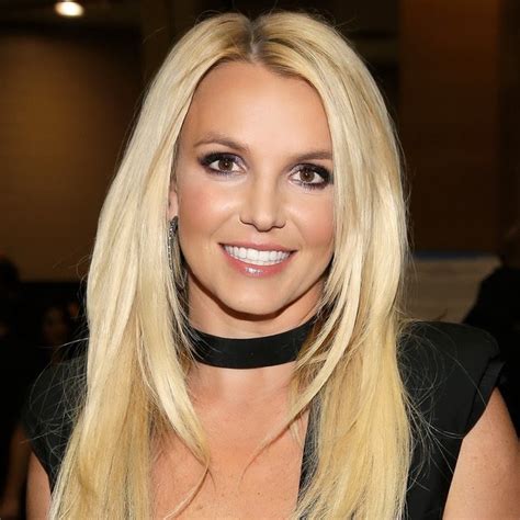 Body measurements and height of Britney Brighton