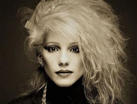 Calculating the Fortune of Dale Bozzio