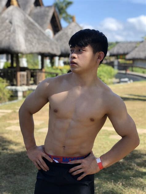 Carlos Yulo's Figure and Physique