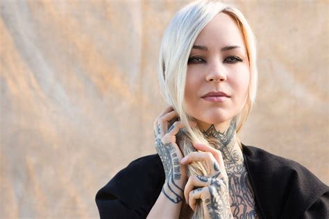 Celebrity Encounters: Sara Fabel's Connections in the Industry