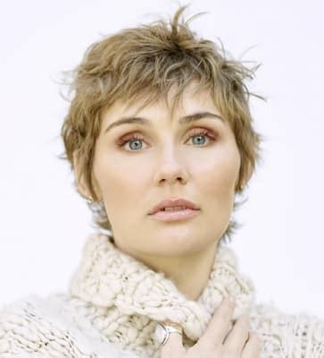 Clare Bowen's Net Worth and Assets