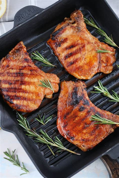 Classic Grilled Pork Chops: A Simple and Flavorful Delight