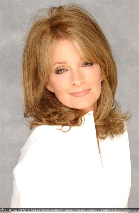 Deidre Holland's Height and Unique Features