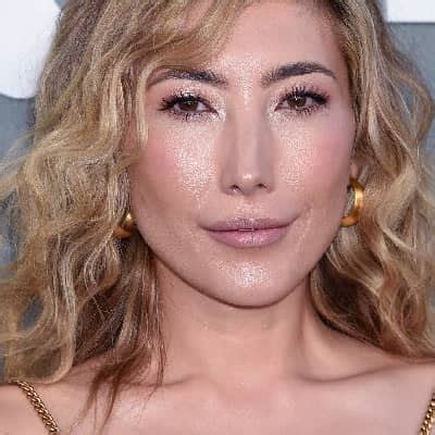 Dichen Lachman: Early Life and Career