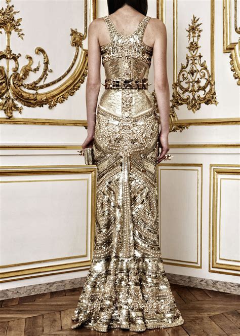 Discover Your Inner Fashion Guru with a Gilded Attire