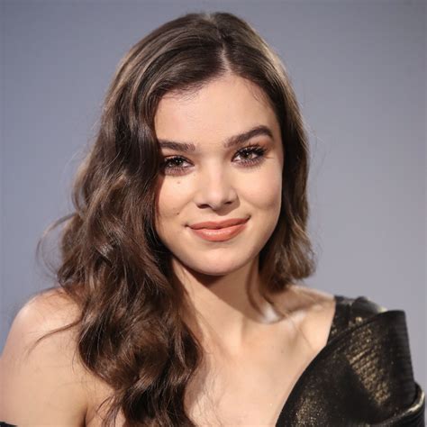 Discovering Hailee Steinfeld's Age and Height