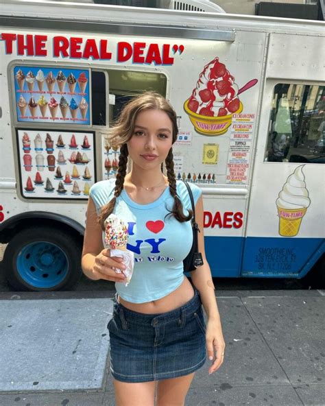 Discovering Sophie Mudd's Years and Stature