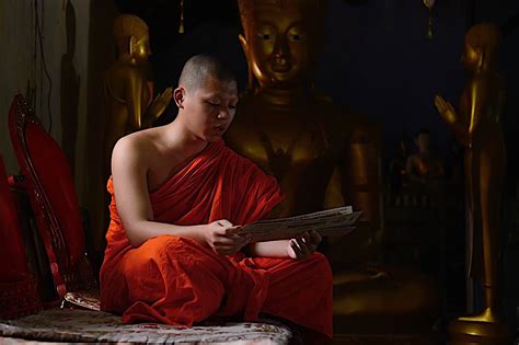 Diving Into Tranquility: The Soothing Powers of Monk Chanting