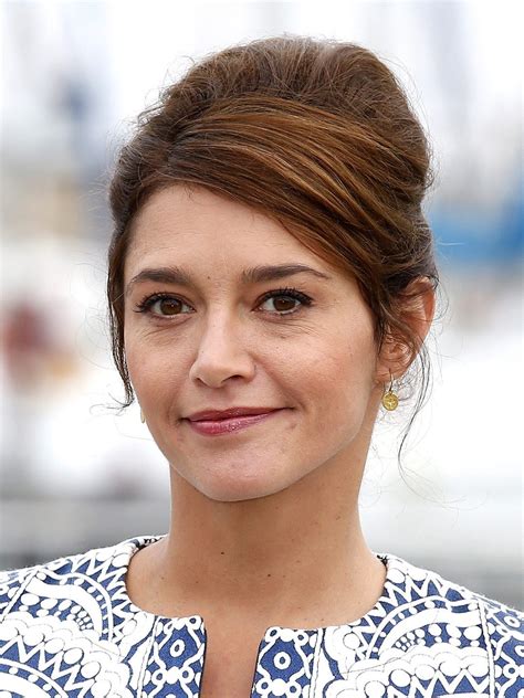 Early Life and Background of Emma De Caunes