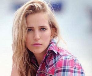 Early Life and Childhood of Luisana Lopilato