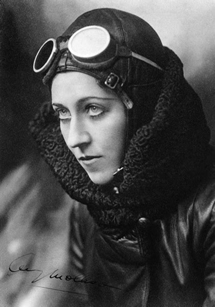 Early Life and Education of Amy Johnson