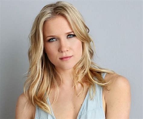 Early Life and Education of Jessy Schram