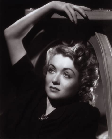 Early Life and Family Background of Constance Bennett