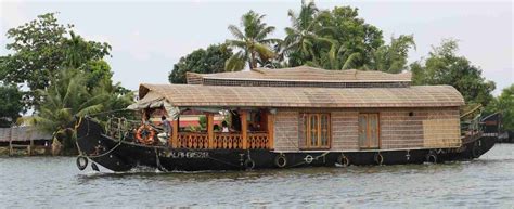 Eco-friendly Houseboating: Embracing Sustainable Practices on the Water