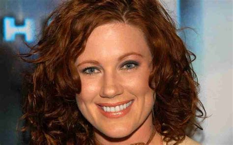 Elisa Donovan Height and Figure