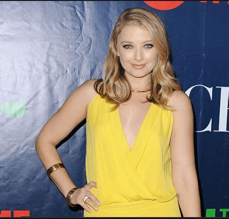 Elisabeth Harnois Age: Career Beginnings