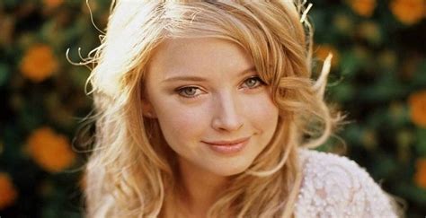 Elisabeth Harnois Biography: Early Life