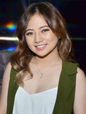 Ella Cruz Height and Figure