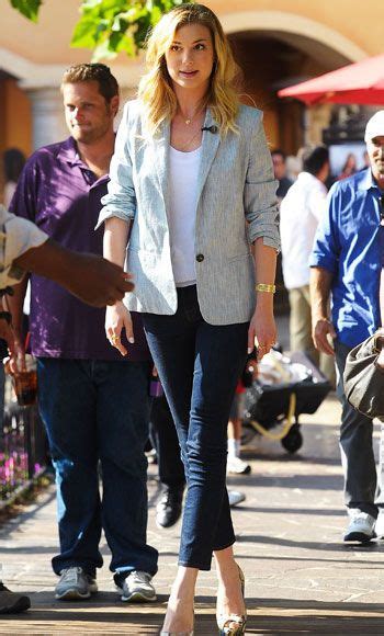 Emily VanCamp's Fashionable Wardrobe Choices