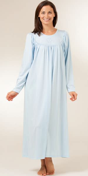 Empowering Comfort: Relaxing and Cozy Nightgowns for a Night of Restful Sleep