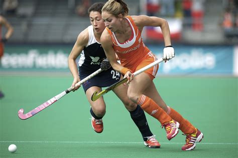 Eva De Goede: An Emerging Talent in the World of Field Hockey