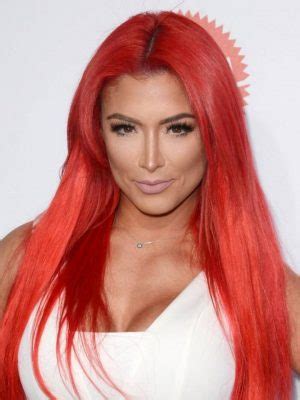 Eva Marie: Height, Figure and Beauty