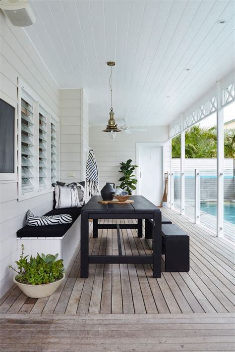 Expert Tips and Tricks for Achieving the Perfect Coastal Look