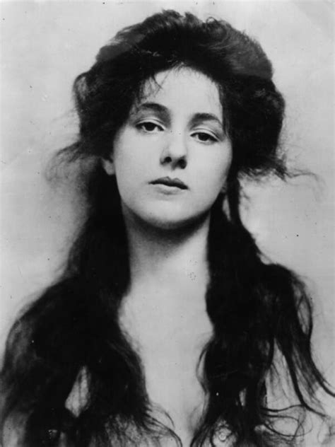 Explore the Intriguing Life Story of Evelyn Nesbit