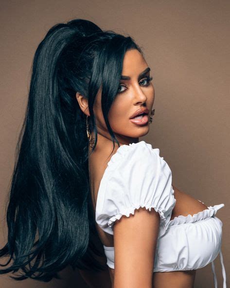 Exploring Abigail Ratchford's Physical Attributes