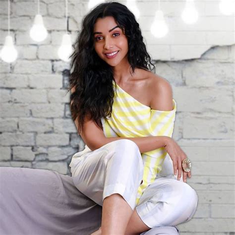 Exploring Anupriya Goenka's Net Worth