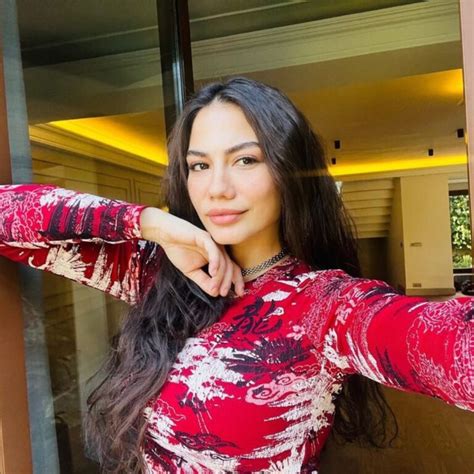 Exploring Demet Özdemir's Elevation, Physique, and Secrets to Radiance