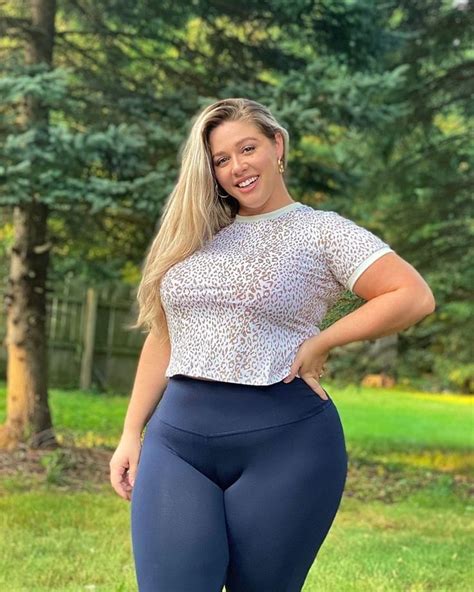 Exploring Ellena Simmons's Height and Physique