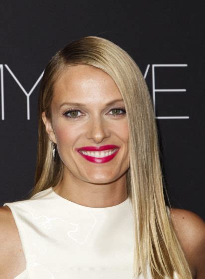 Exploring Vinessa Shaw's Path to Success