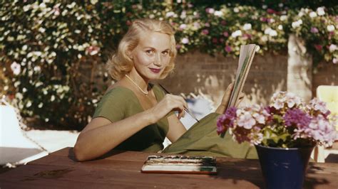 Figure of Eva Marie Saint: Timeless Elegance