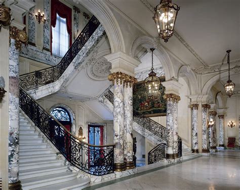 From Castles to Mansions: Famous Examples of Spacious Entrances in Architectural Masterpieces