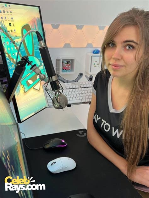 From Gaming to Influencer: Danucd Dana's Rise